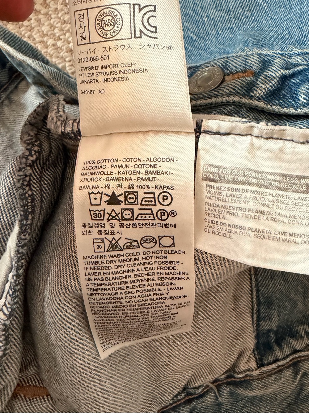 Levi's Women’s Boyfriend Light Blue Denim Trucker Jacket - Picture 7 of 7